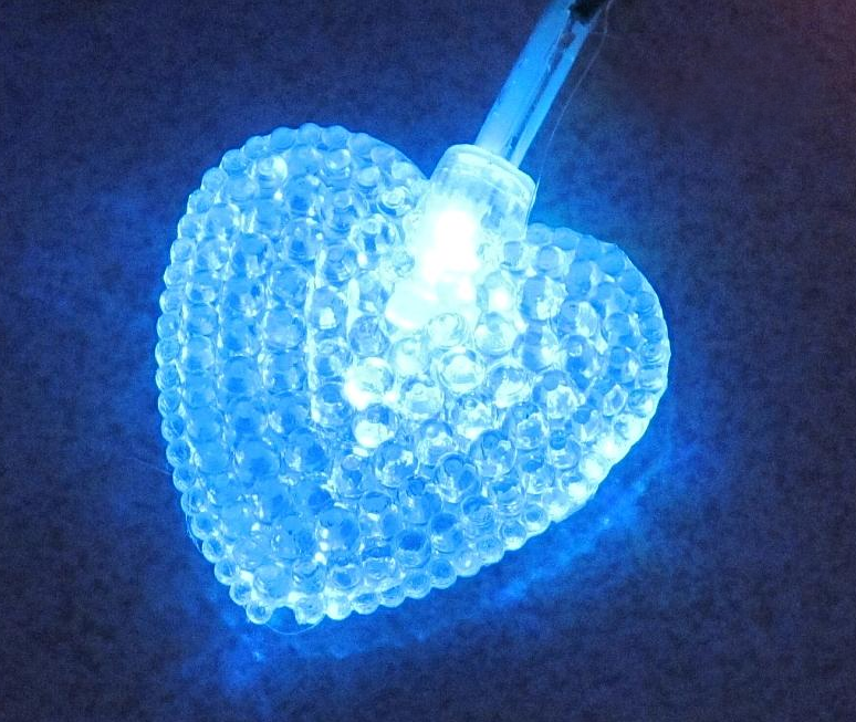 Heart-shaped solar string lights